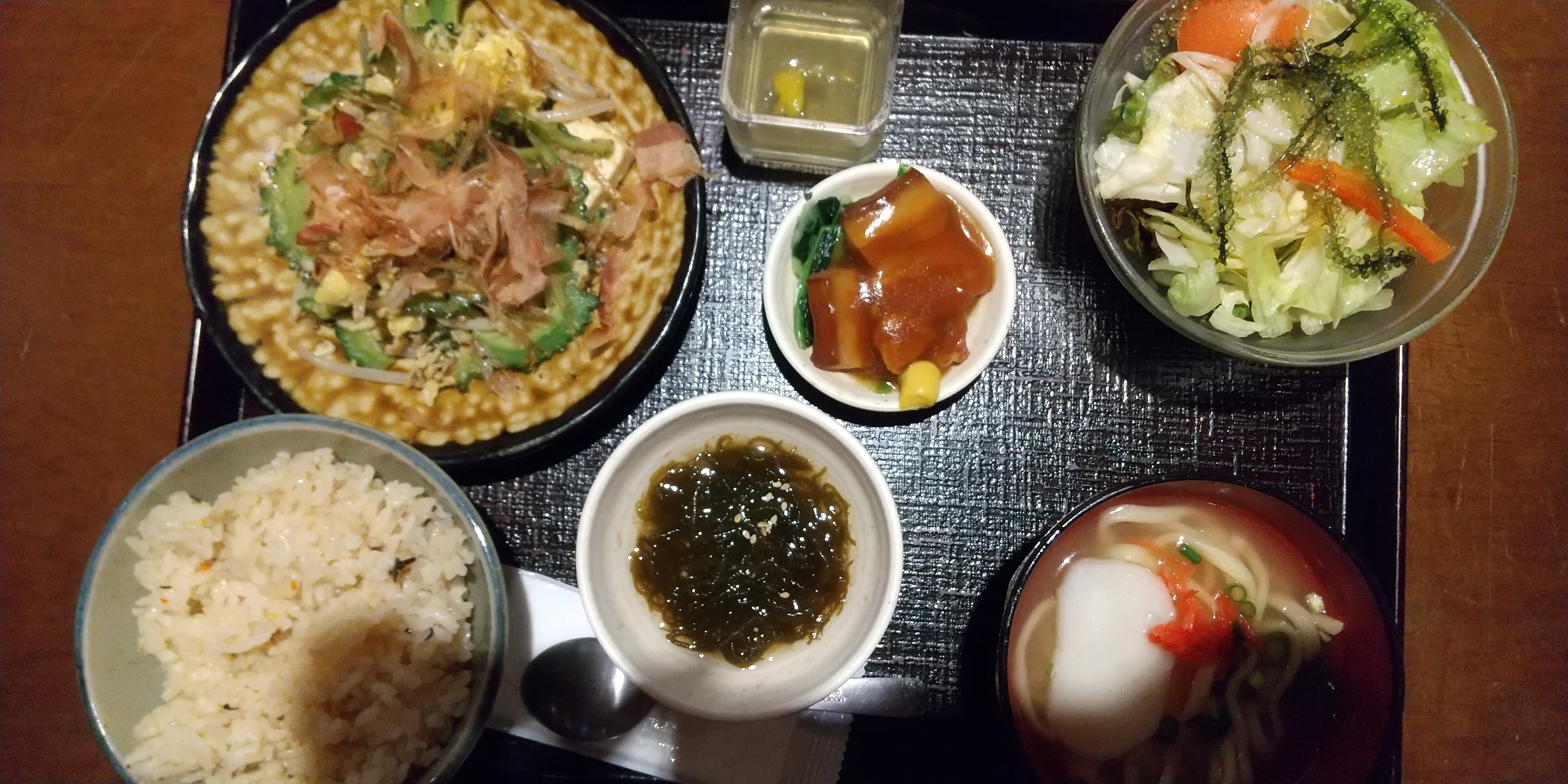 海人酒房の定食